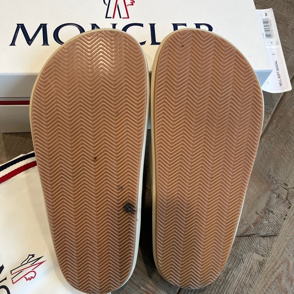 MONCLER BELL SOFT LEATHER SLIDES - Picture 3 of 11
